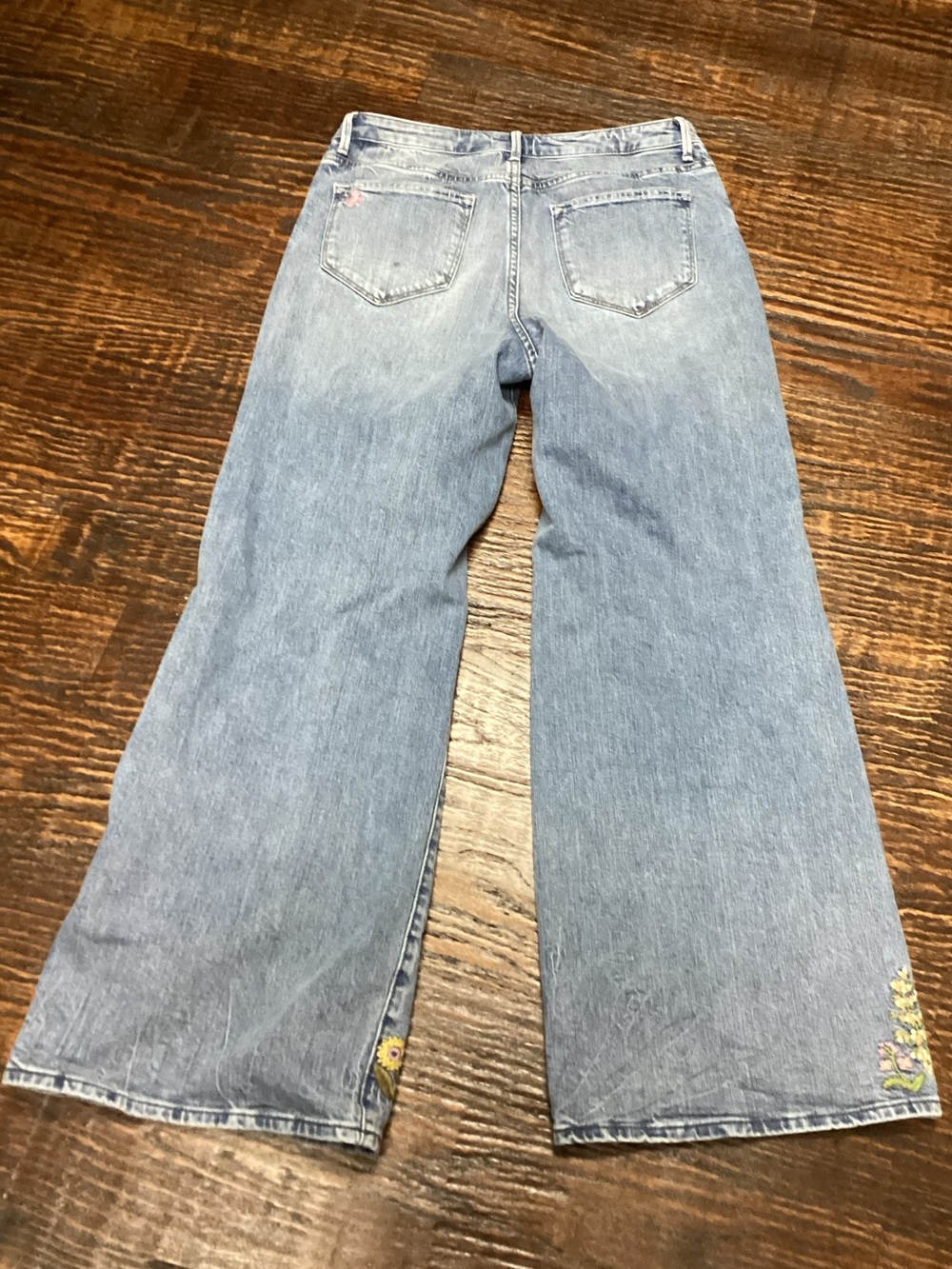 Driftwood Marlena Embroidered Mid-Rise Wide-Leg Jeans 28 - Picture 9 of 10